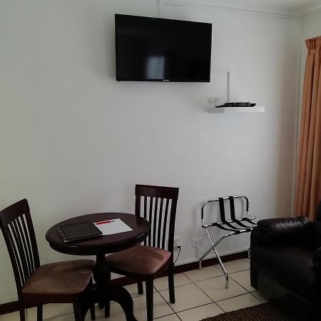 Newton Sands Guesthouse بورت اليزابيث المظهر الخارجي الصورة